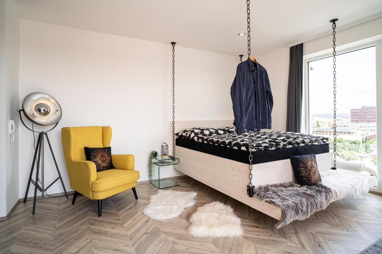 Zeppelin Studio With An Industrial View - Brno Apartment ภายนอก รูปภาพ