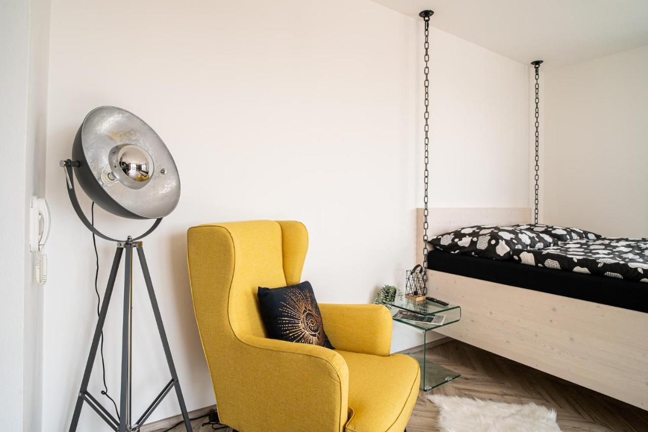 Zeppelin Studio With An Industrial View - Brno Apartment ภายนอก รูปภาพ