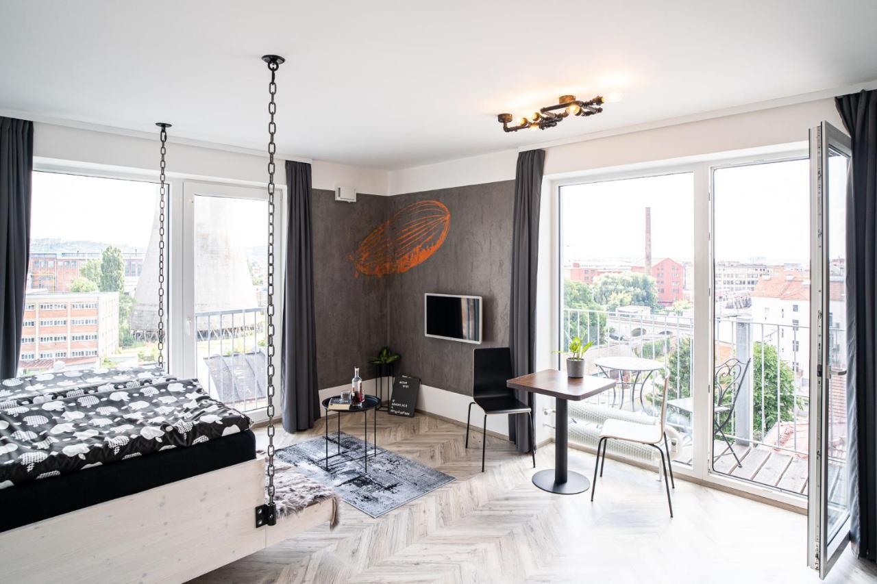 Zeppelin Studio With An Industrial View - Brno Apartment ภายนอก รูปภาพ